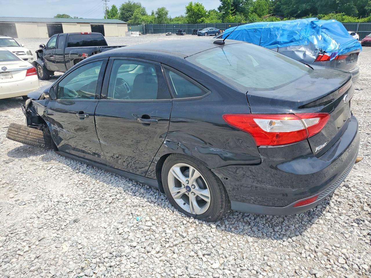 2014 FORD FOCUS SE photo 2