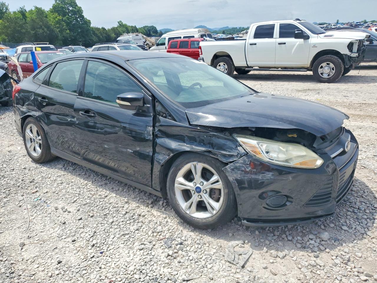 2014 FORD FOCUS SE photo 4