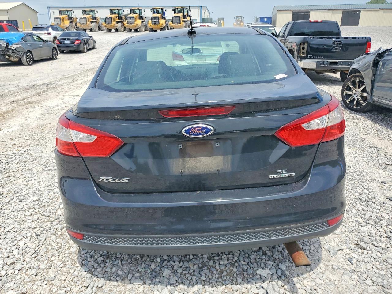 2014 FORD FOCUS SE photo 6