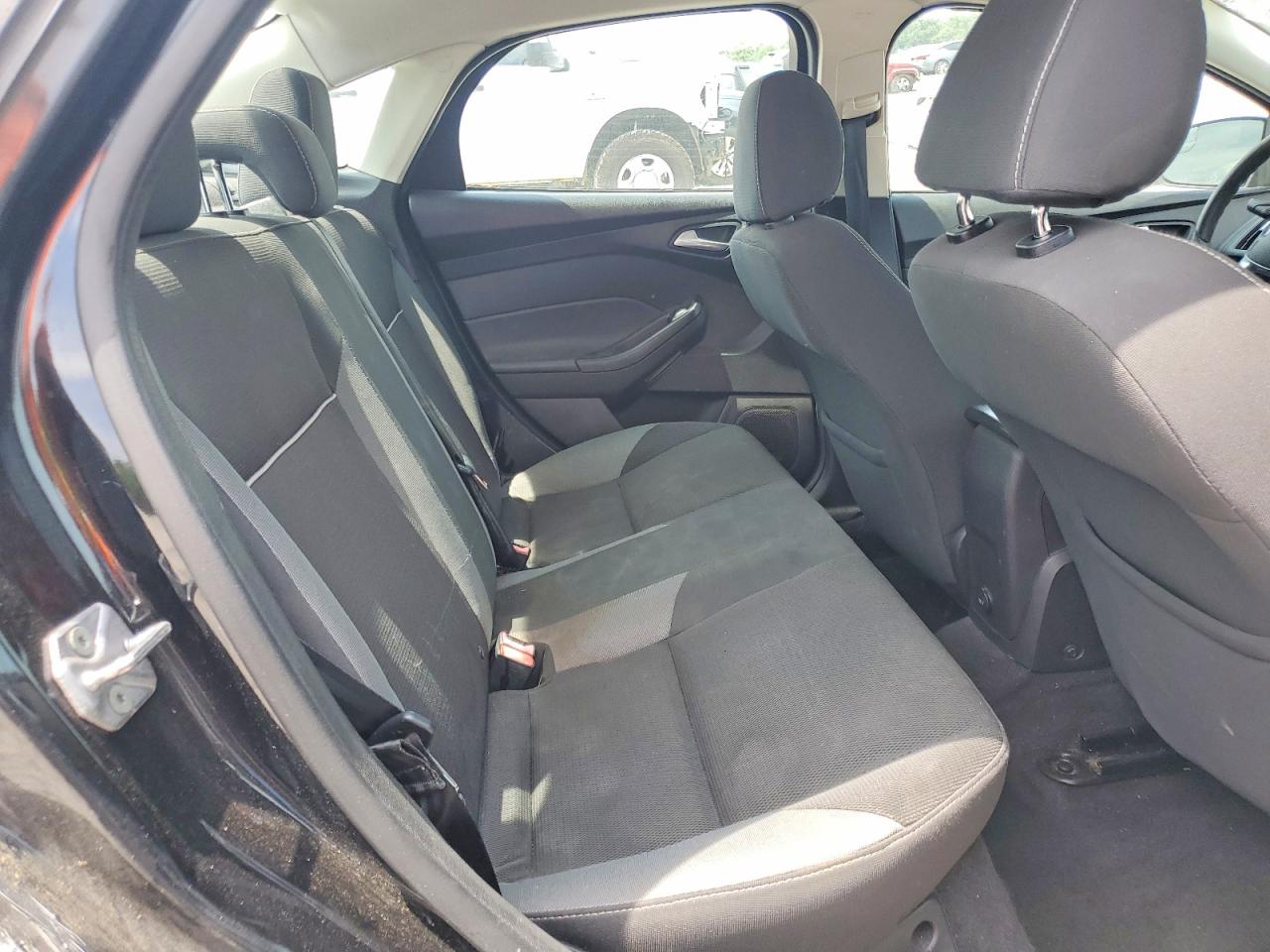 2014 FORD FOCUS SE photo 10