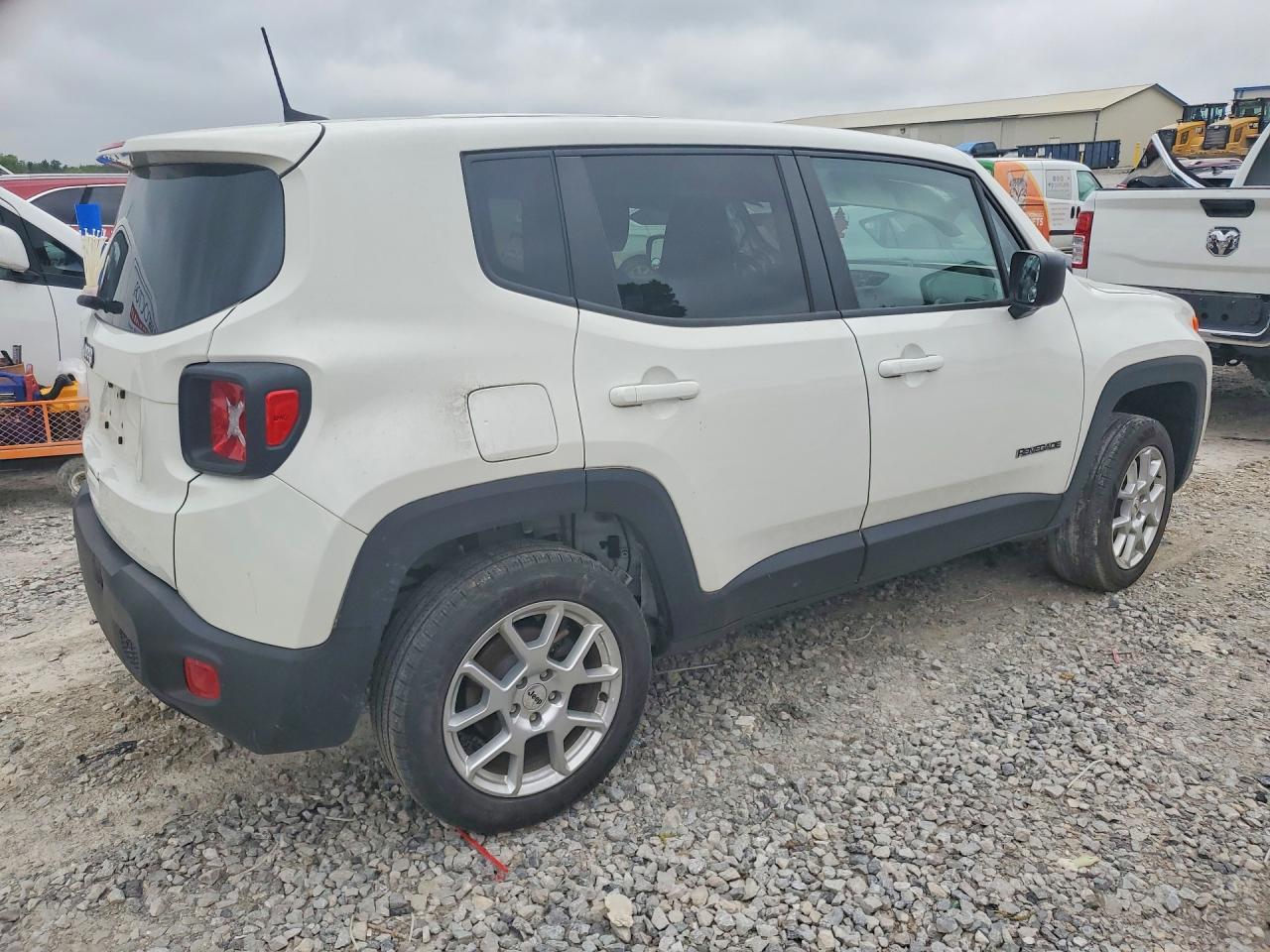 2023 JEEP RENEGADE LATITUDE photo 7