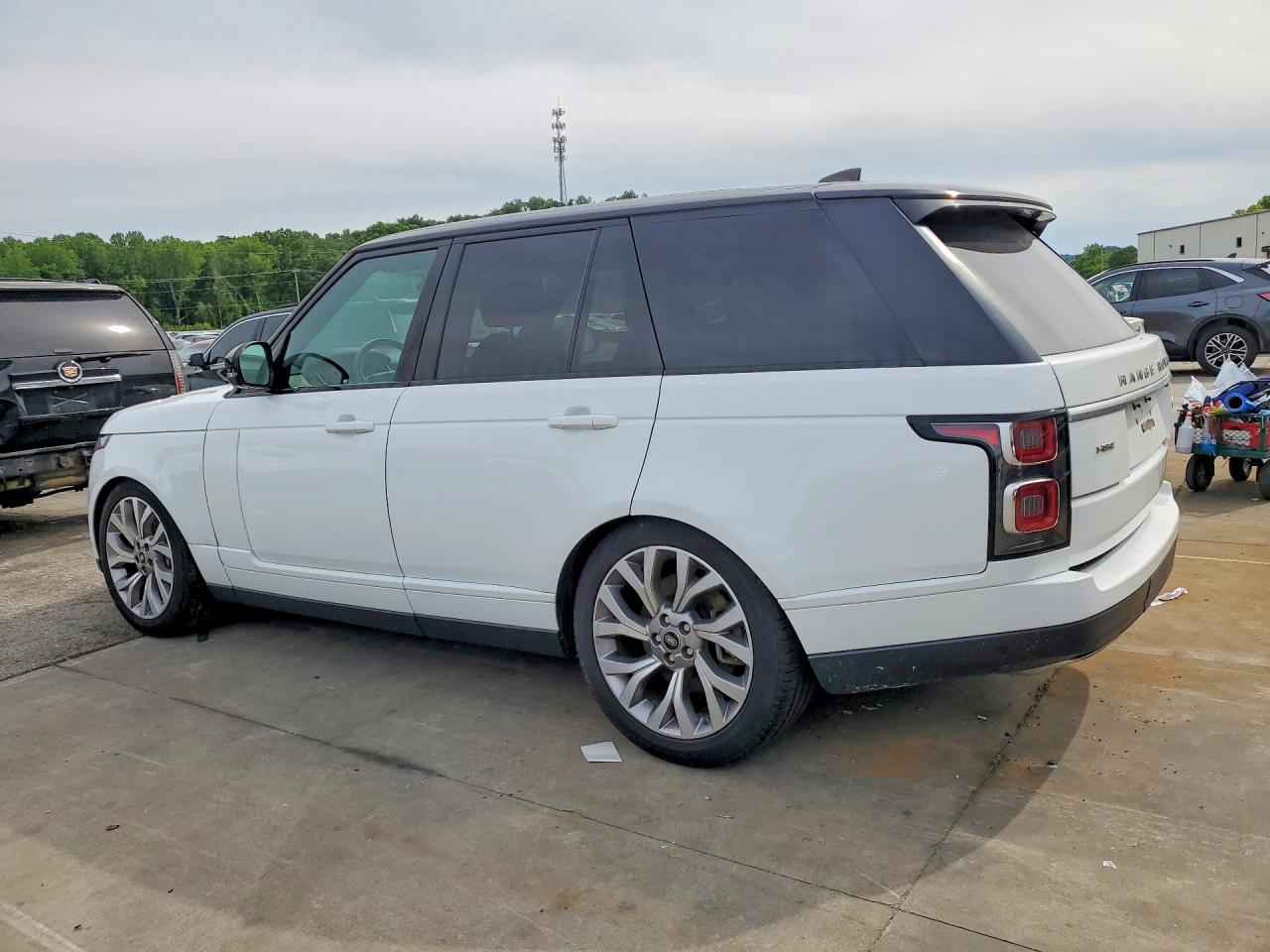 2018 LAND ROVER RANGE ROVER HSE photo 4