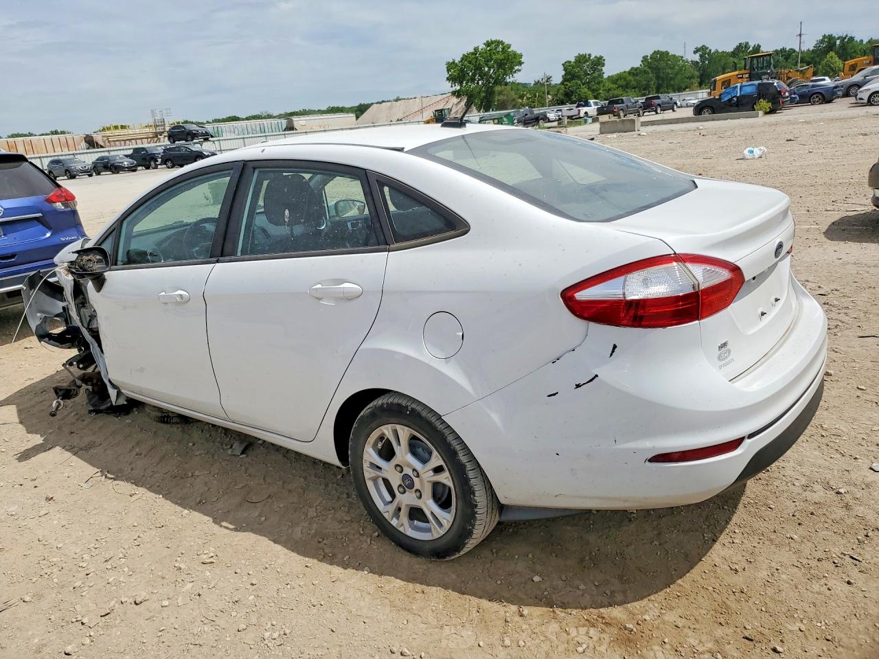 2015 FORD FIESTA SE photo 4