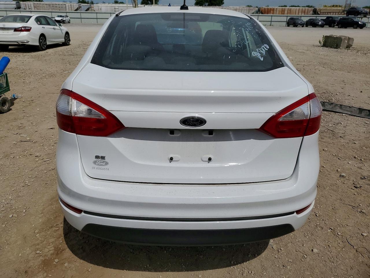 2015 FORD FIESTA SE photo 16