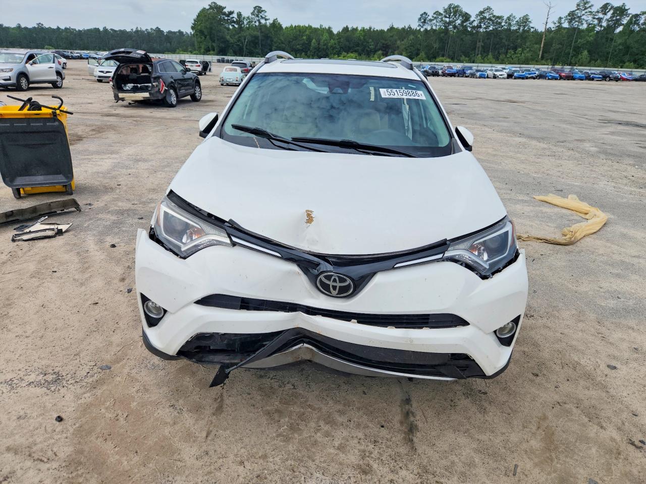 2017 TOYOTA RAV4 XLE photo 5