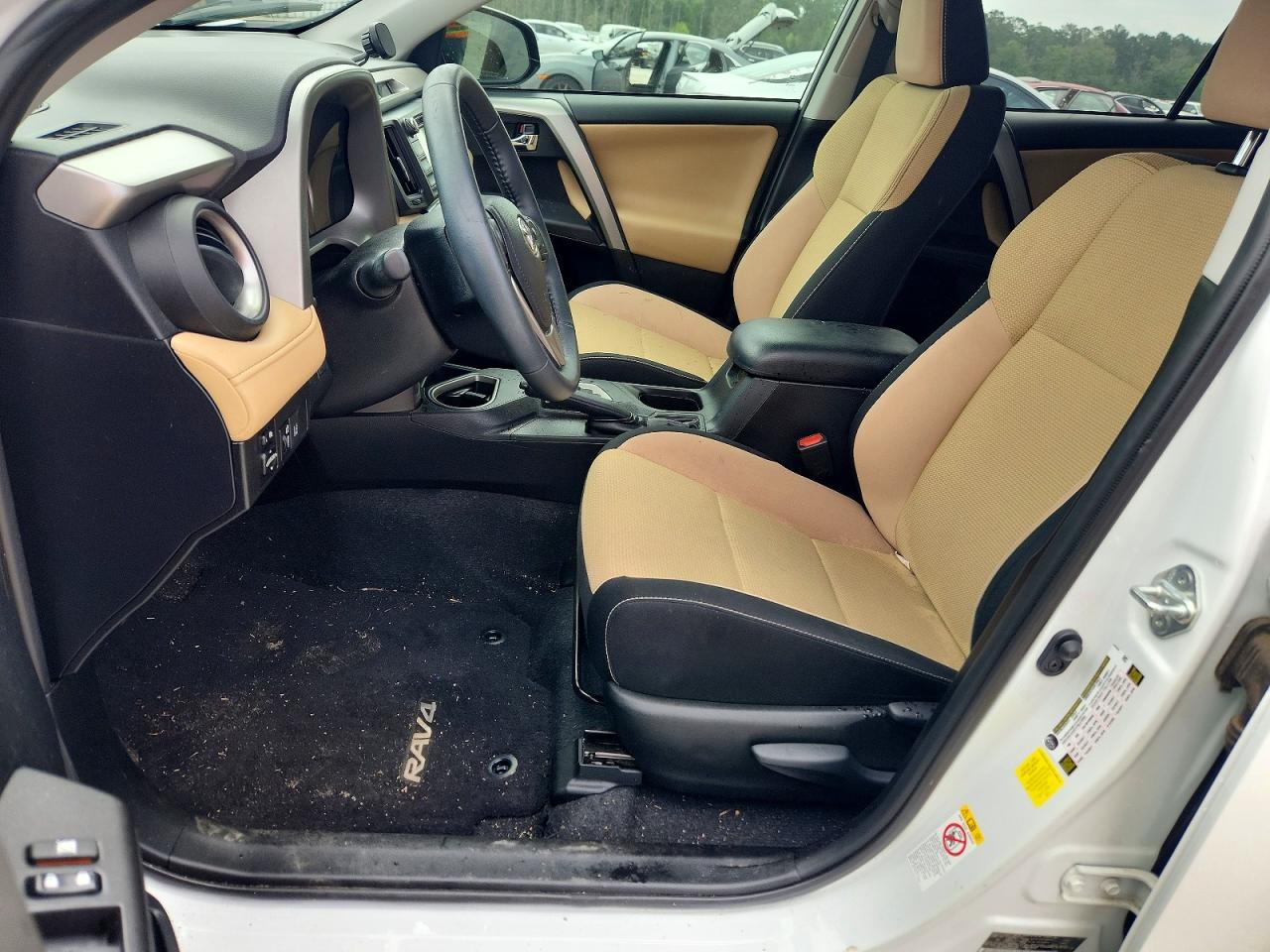 2017 TOYOTA RAV4 XLE photo 7