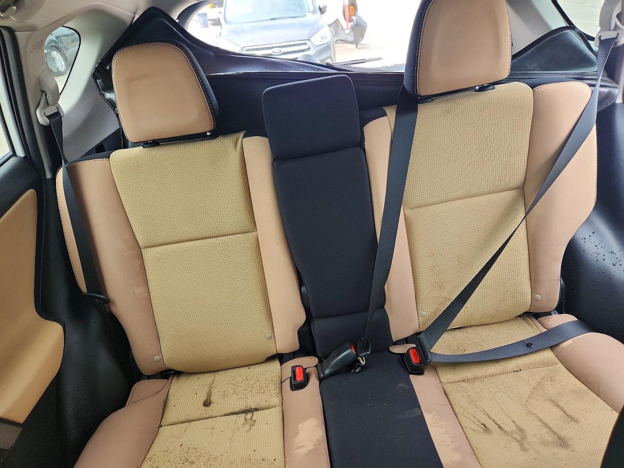 2017 TOYOTA RAV4 XLE photo 10