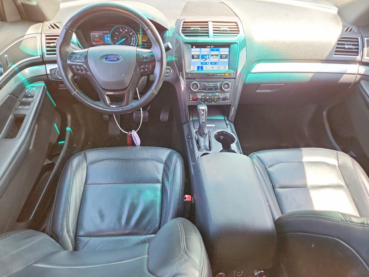 2017 FORD EXPLORER XLT photo 8