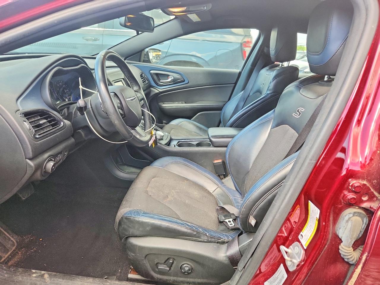 2015 CHRYSLER 200 S photo 19
