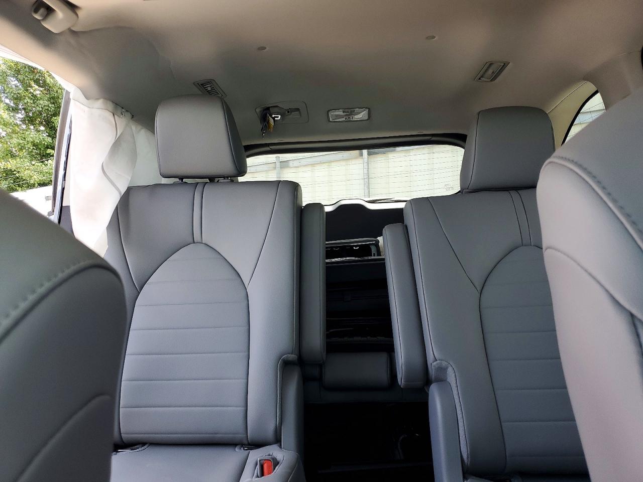 2024 TOYOTA HIGHLANDER XLE photo 10