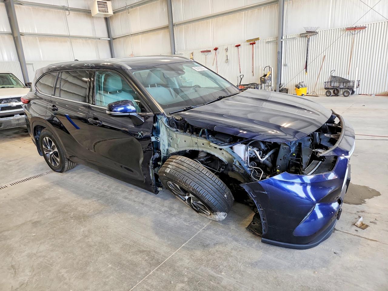 2020 TOYOTA HIGHLANDER XLE photo 7