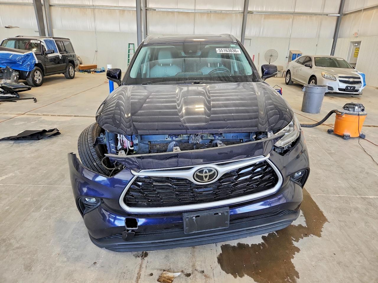 2020 TOYOTA HIGHLANDER XLE photo 9
