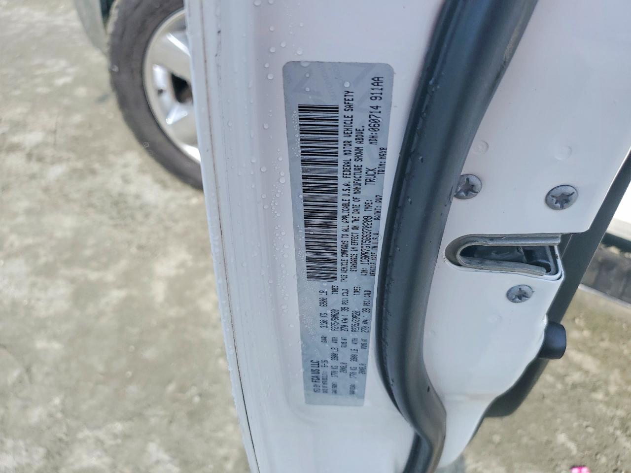 2016 RAM 1500 SLT photo 23