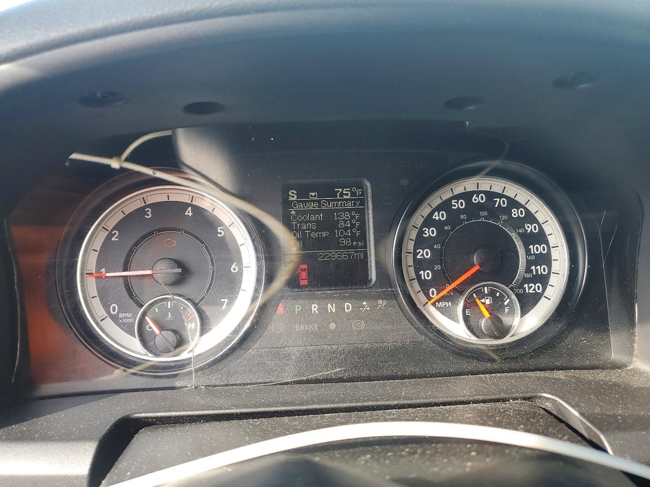 2016 RAM 1500 SLT photo 17