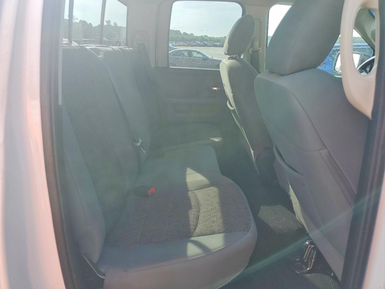 2016 RAM 1500 SLT photo 19