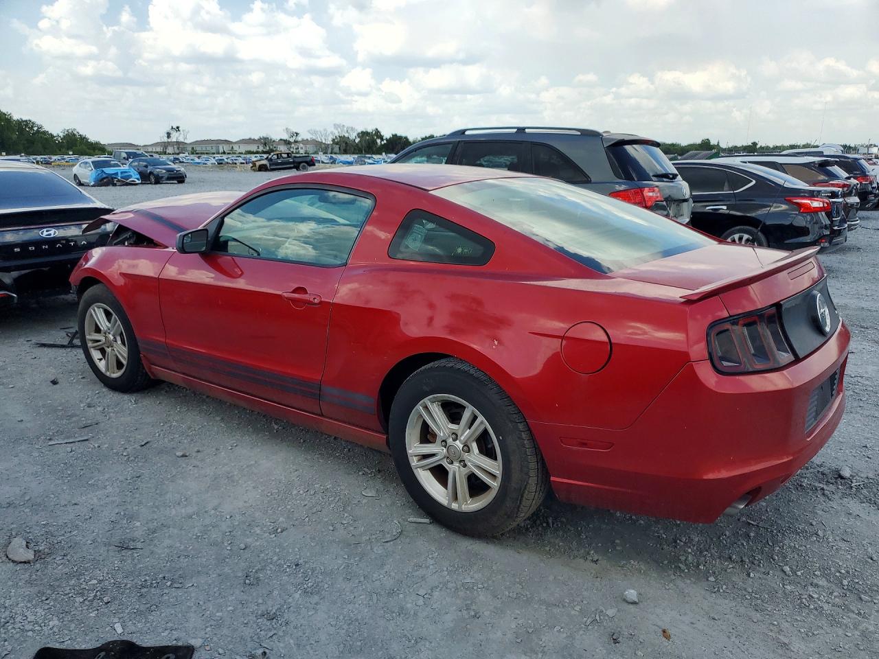 2013 FORD MUSTANG photo 3