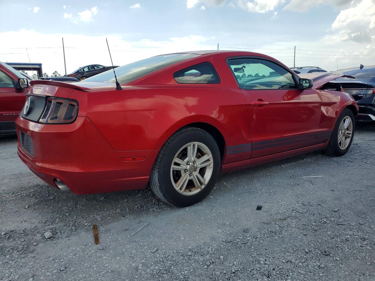 2013 FORD MUSTANG photo 5