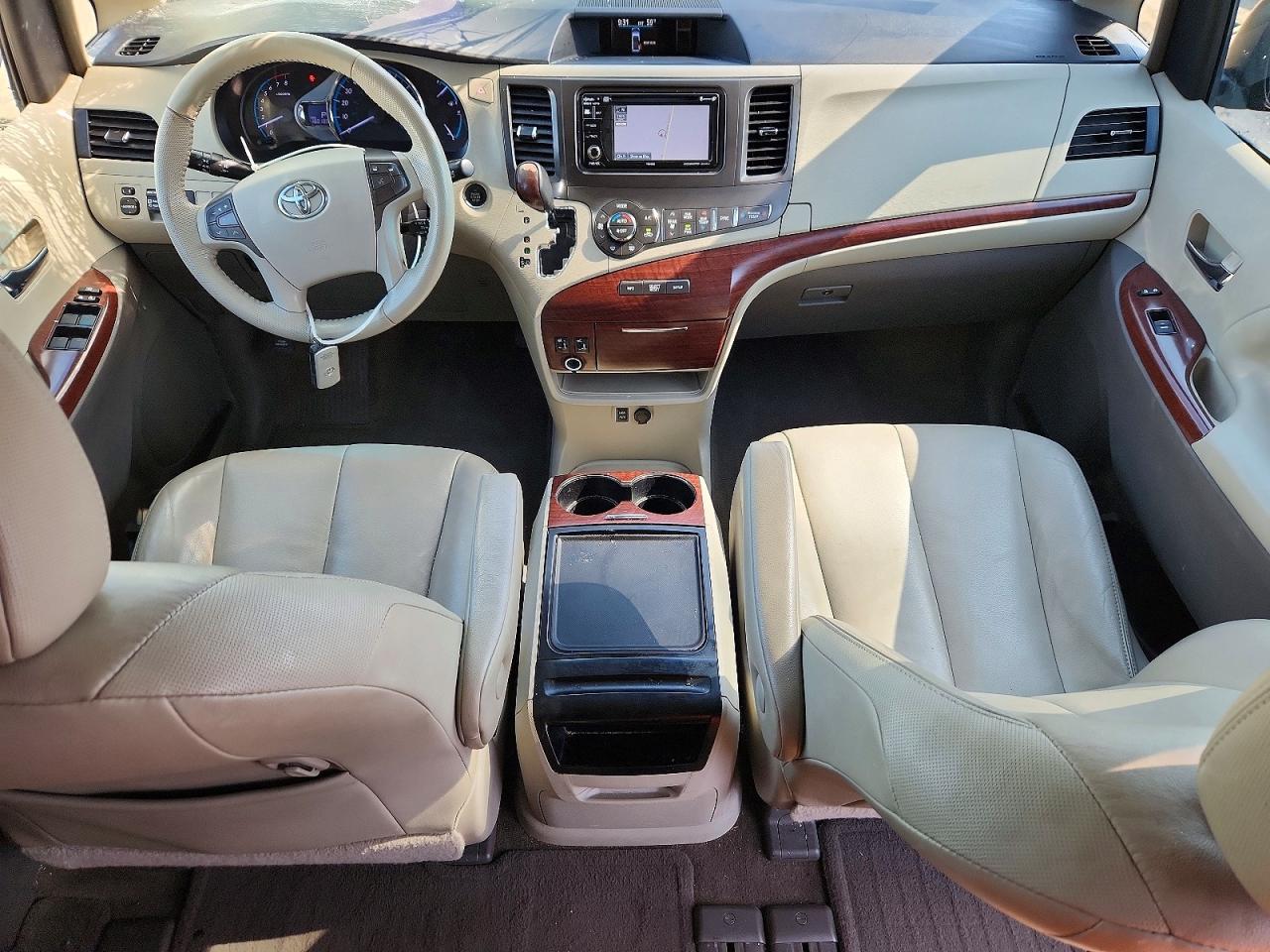 2013 TOYOTA SIENNA XLE 8-PASSENGER photo 22