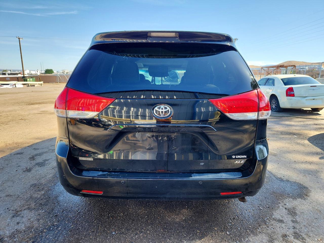 2013 TOYOTA SIENNA XLE 8-PASSENGER photo 16