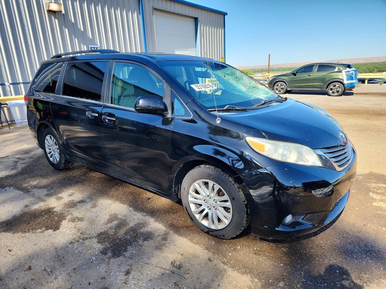 2013 TOYOTA SIENNA XLE 8-PASSENGER photo 10