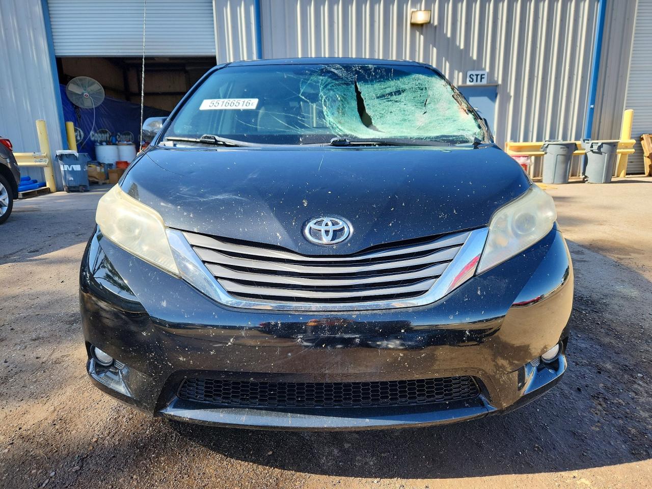 2013 TOYOTA SIENNA XLE 8-PASSENGER photo 13