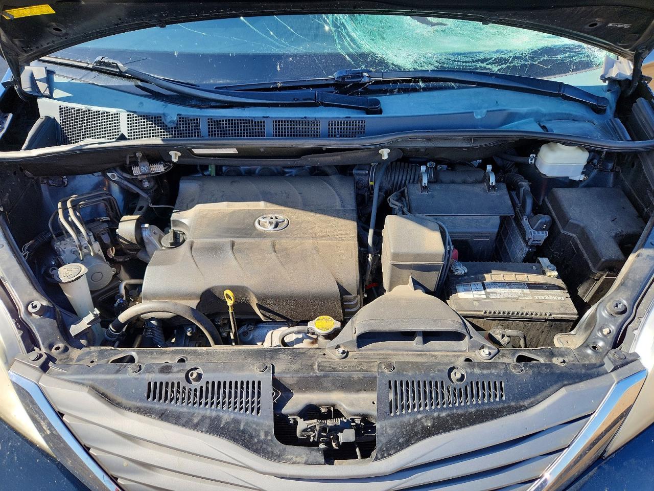 2013 TOYOTA SIENNA XLE 8-PASSENGER photo 31