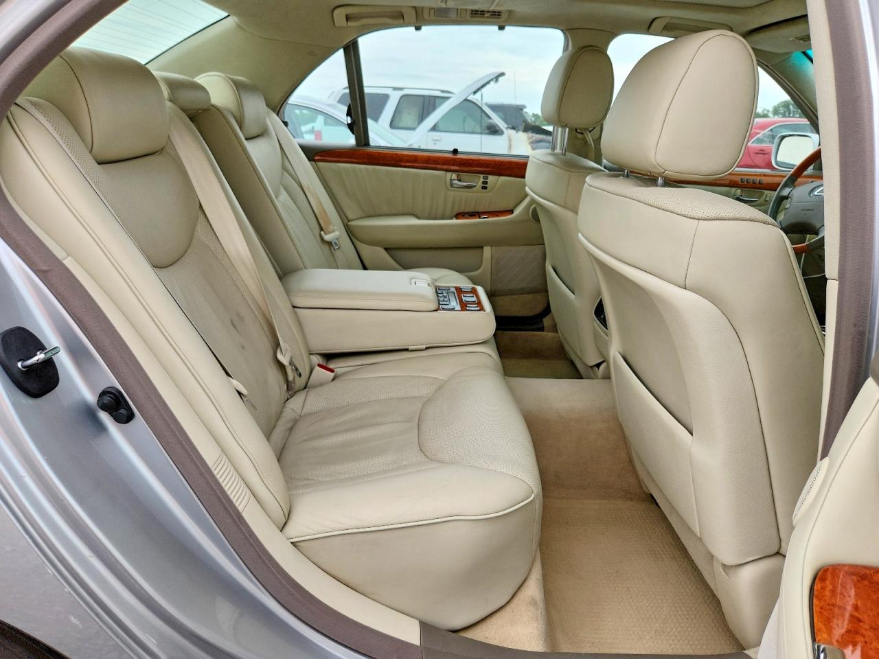2004 LEXUS LS 430 photo 19