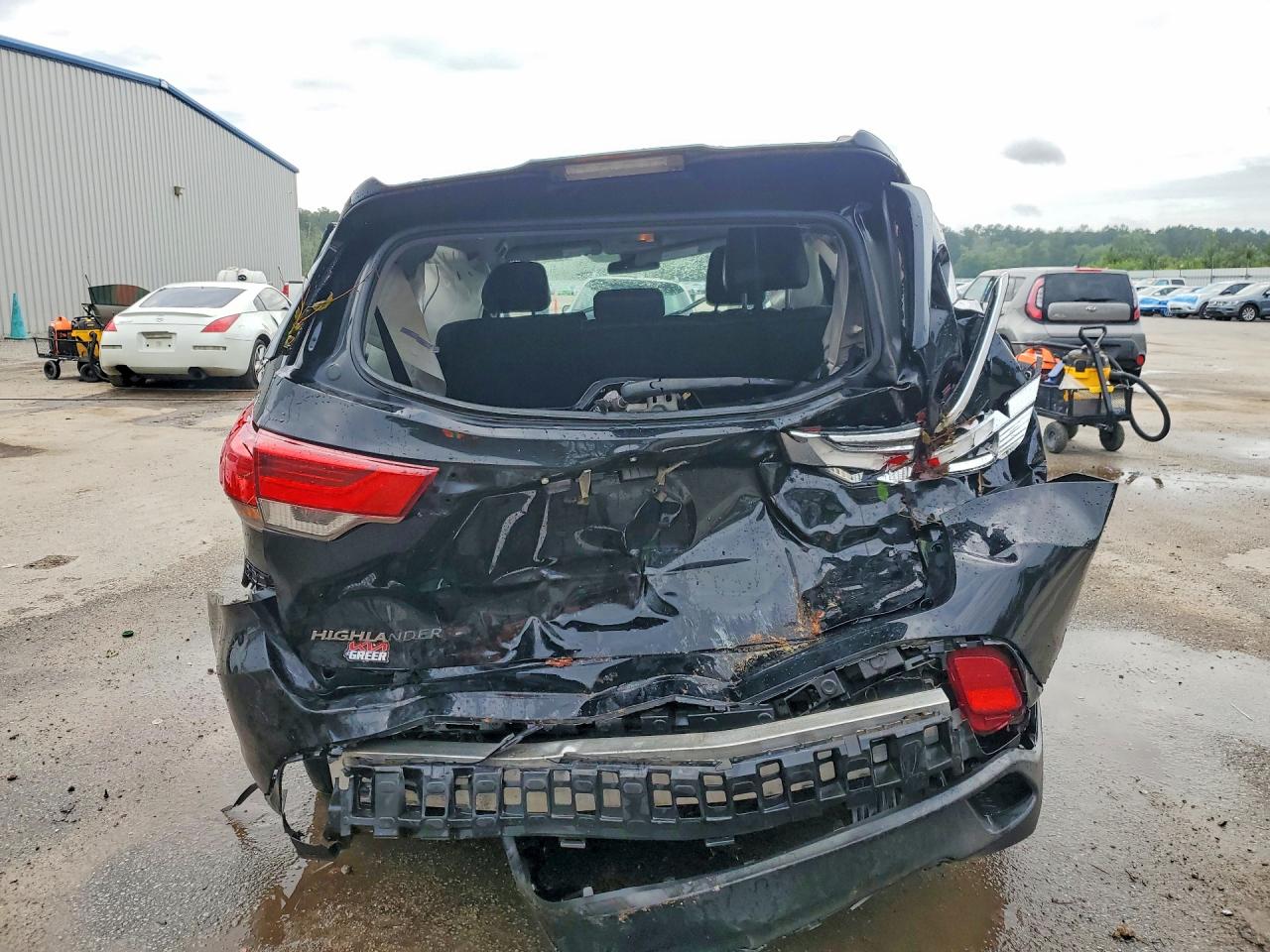 2018 TOYOTA HIGHLANDER LE photo 11