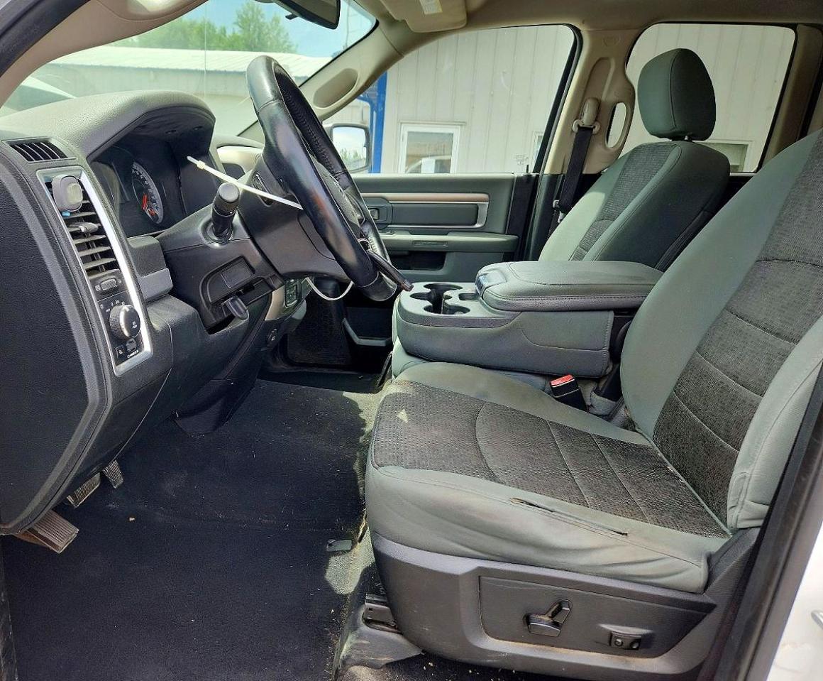 2015 RAM 1500 SLT photo 13