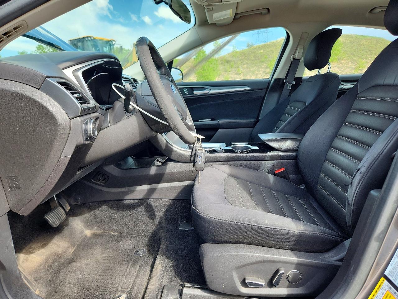 2014 FORD FUSION SE photo 19