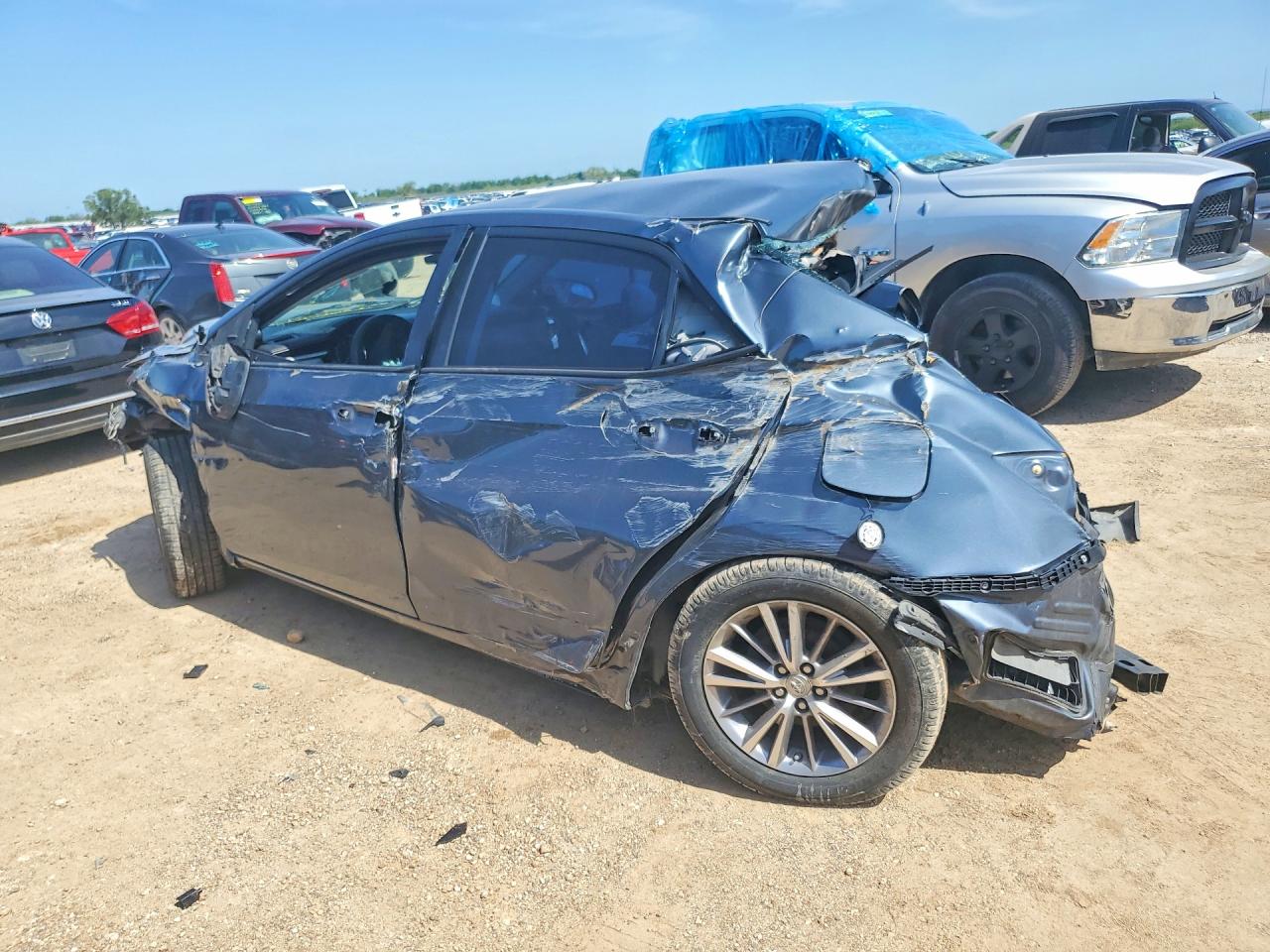 2014 TOYOTA COROLLA LE PLUS photo 2