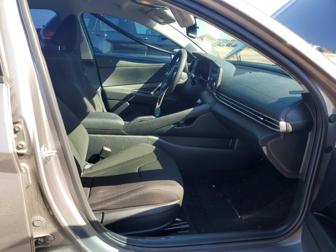2023 HYUNDAI ELANTRA SEL photo 13