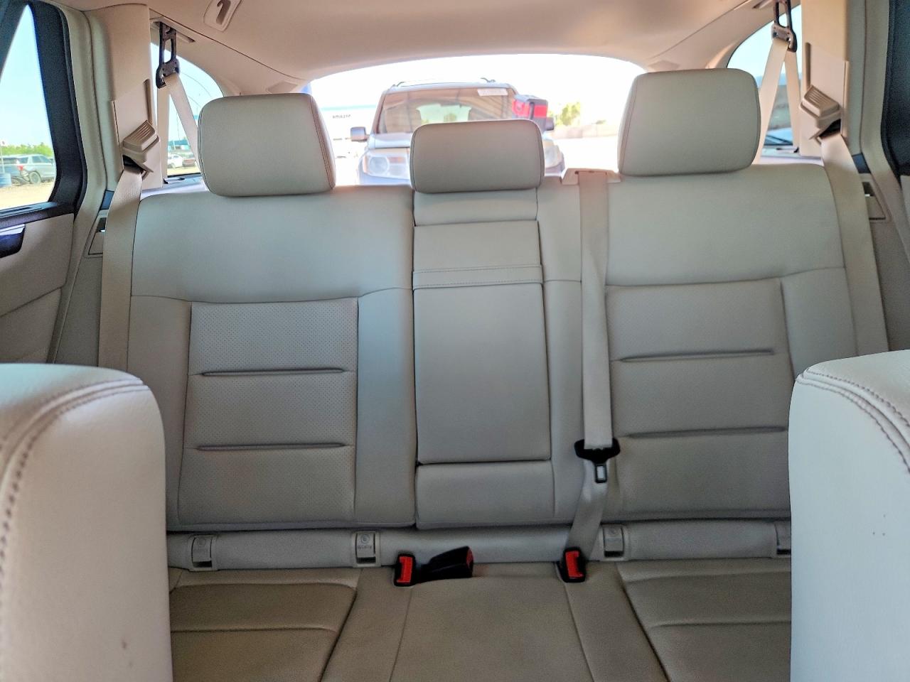2014 MERCEDES-BENZ E 350 4MATIC WAGON photo 28