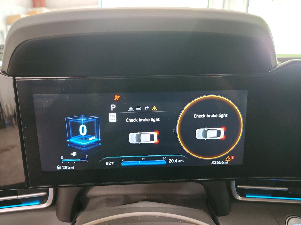 2024 HYUNDAI ELANTRA SEL photo 9