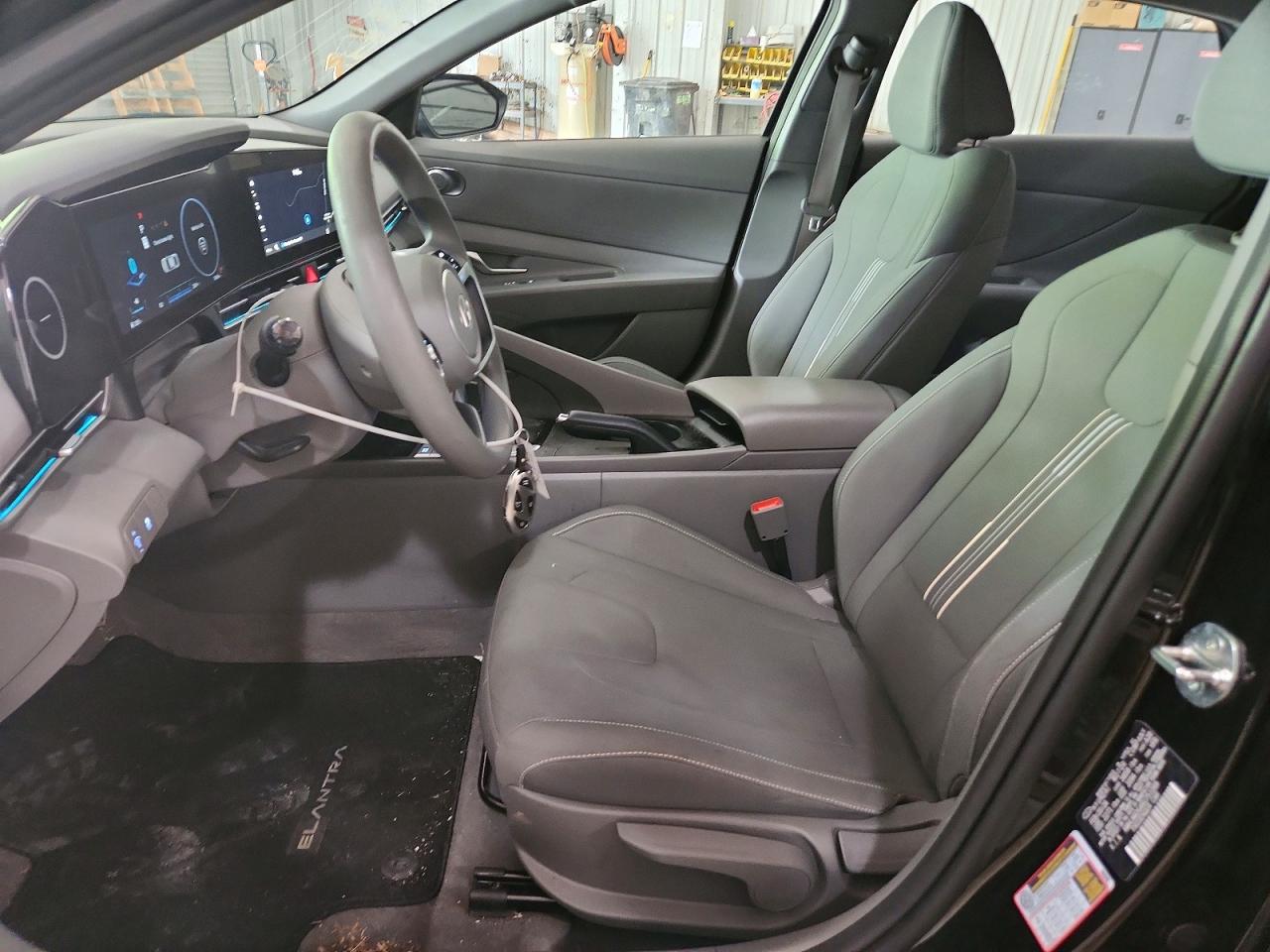 2024 HYUNDAI ELANTRA SEL photo 7