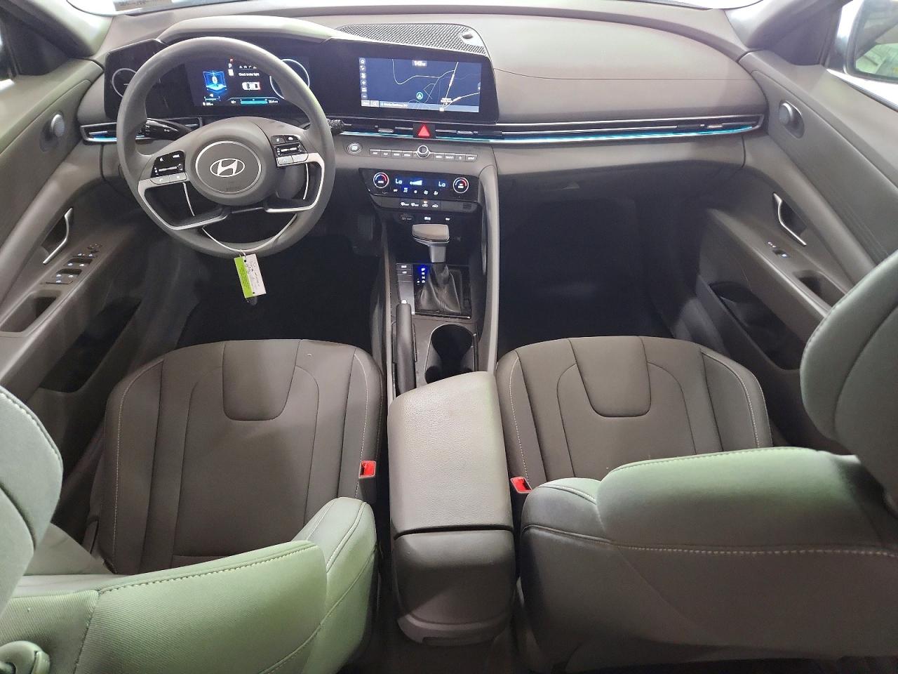 2024 HYUNDAI ELANTRA SEL photo 8