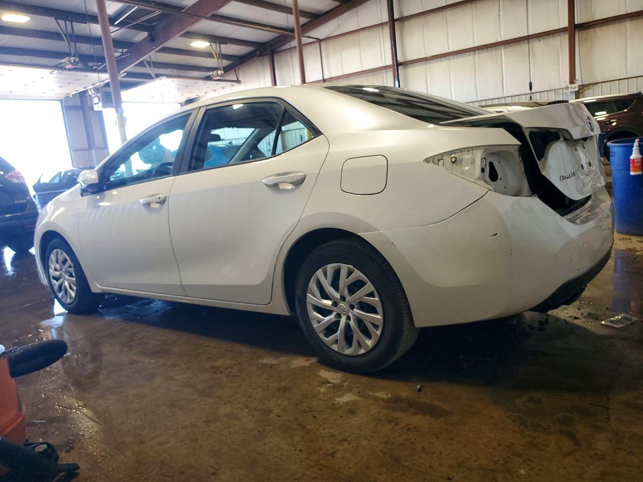 2017 TOYOTA COROLLA LE photo 3