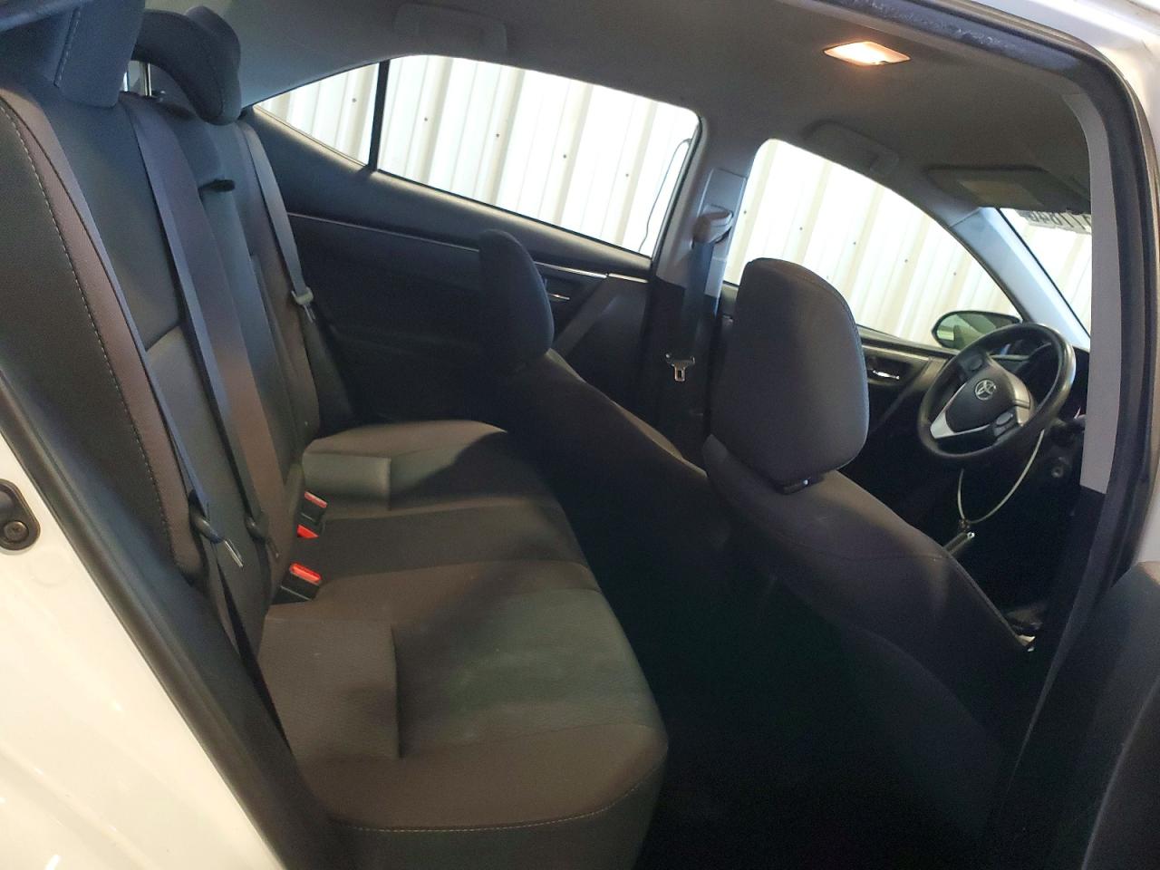 2017 TOYOTA COROLLA LE photo 19