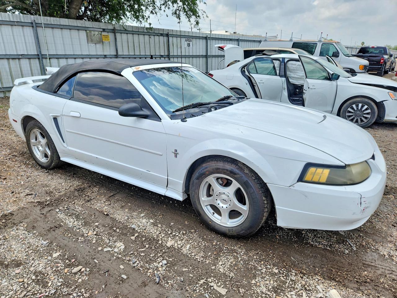 2003 FORD MUSTANG photo 10
