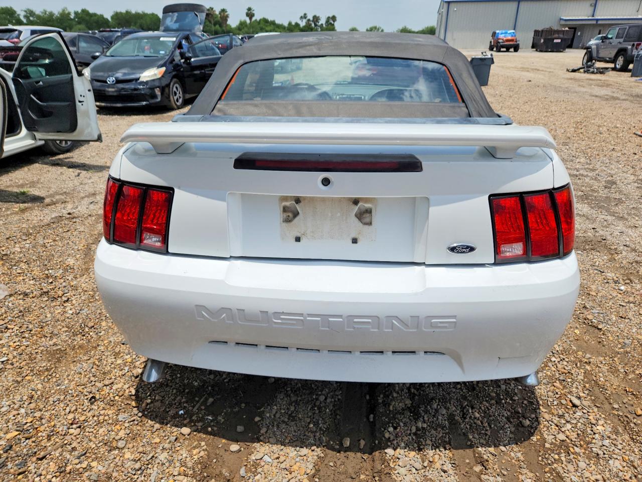 2003 FORD MUSTANG photo 16