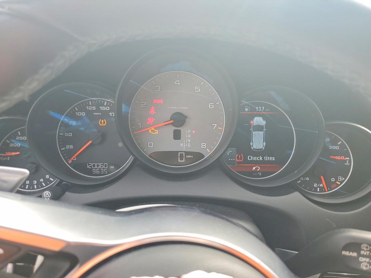 2017 PORSCHE CAYENNE S photo 17