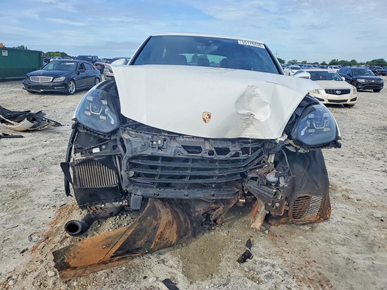 2017 PORSCHE CAYENNE S photo 9