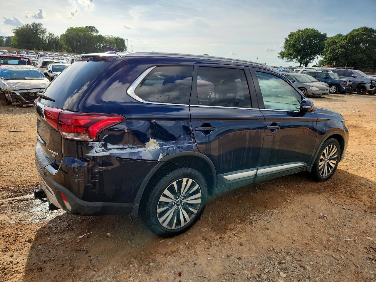 2019 MITSUBISHI OUTLANDER SE photo 5