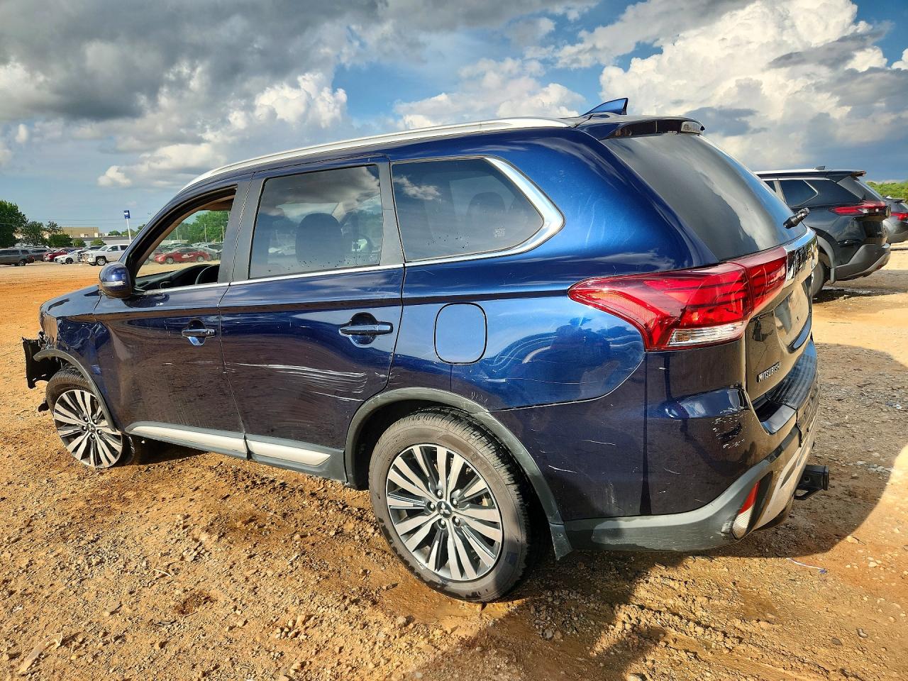 2019 MITSUBISHI OUTLANDER SE photo 3
