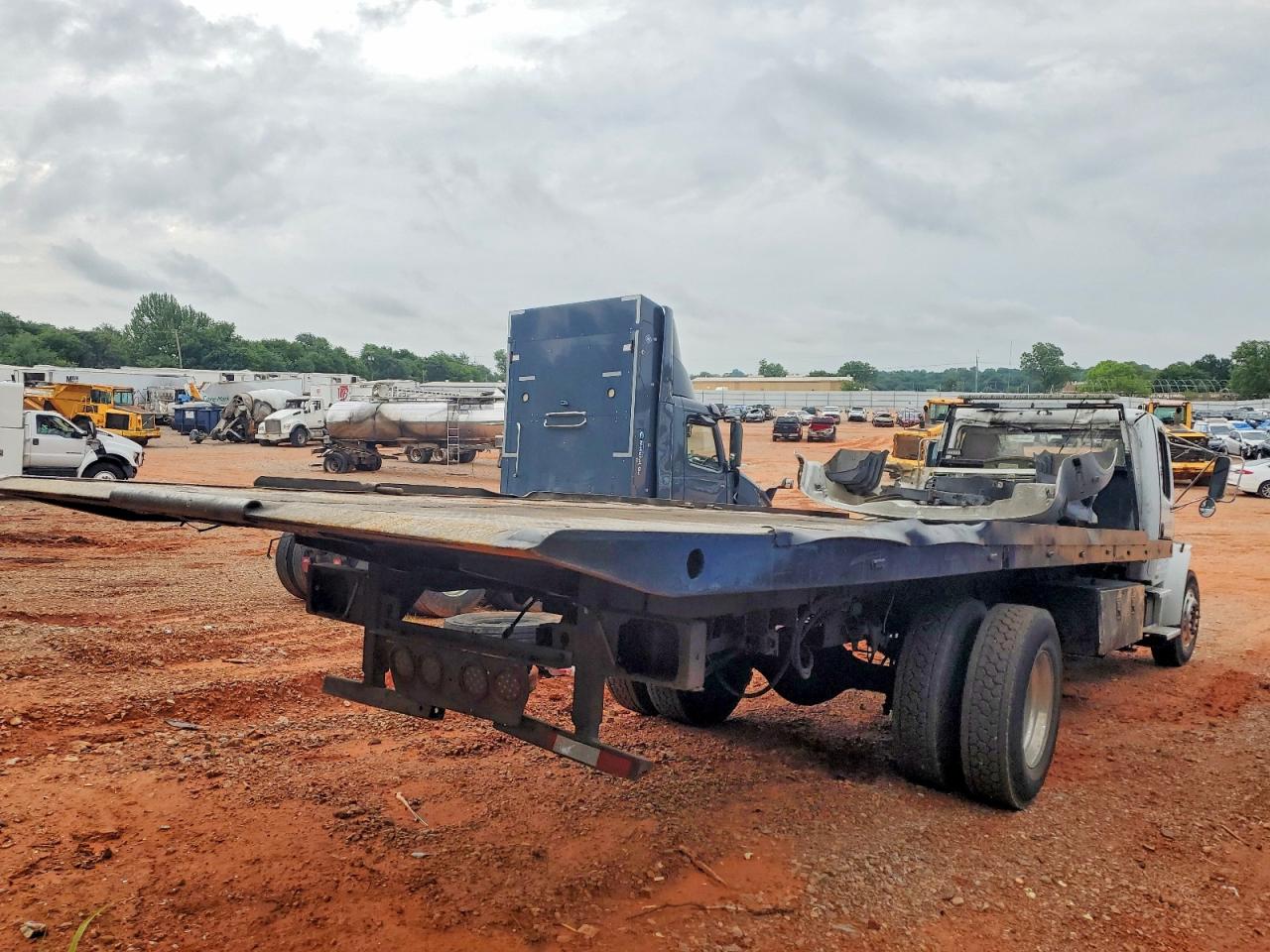 2004 FREIGHTLINER BUSINESS CLASS M2 ROLLBACK TOW TRUCK photo 4