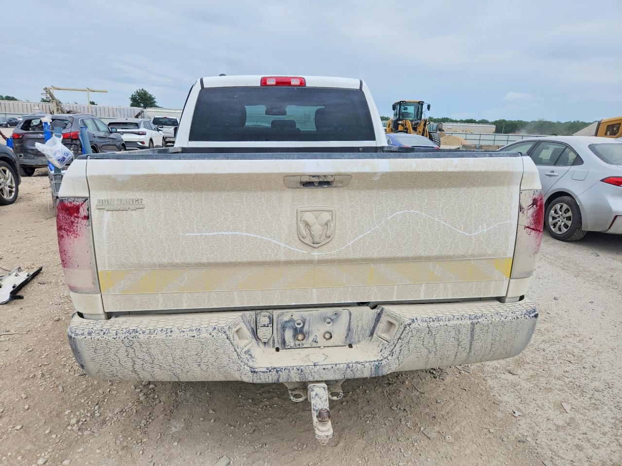 2016 RAM 1500 ST photo 11