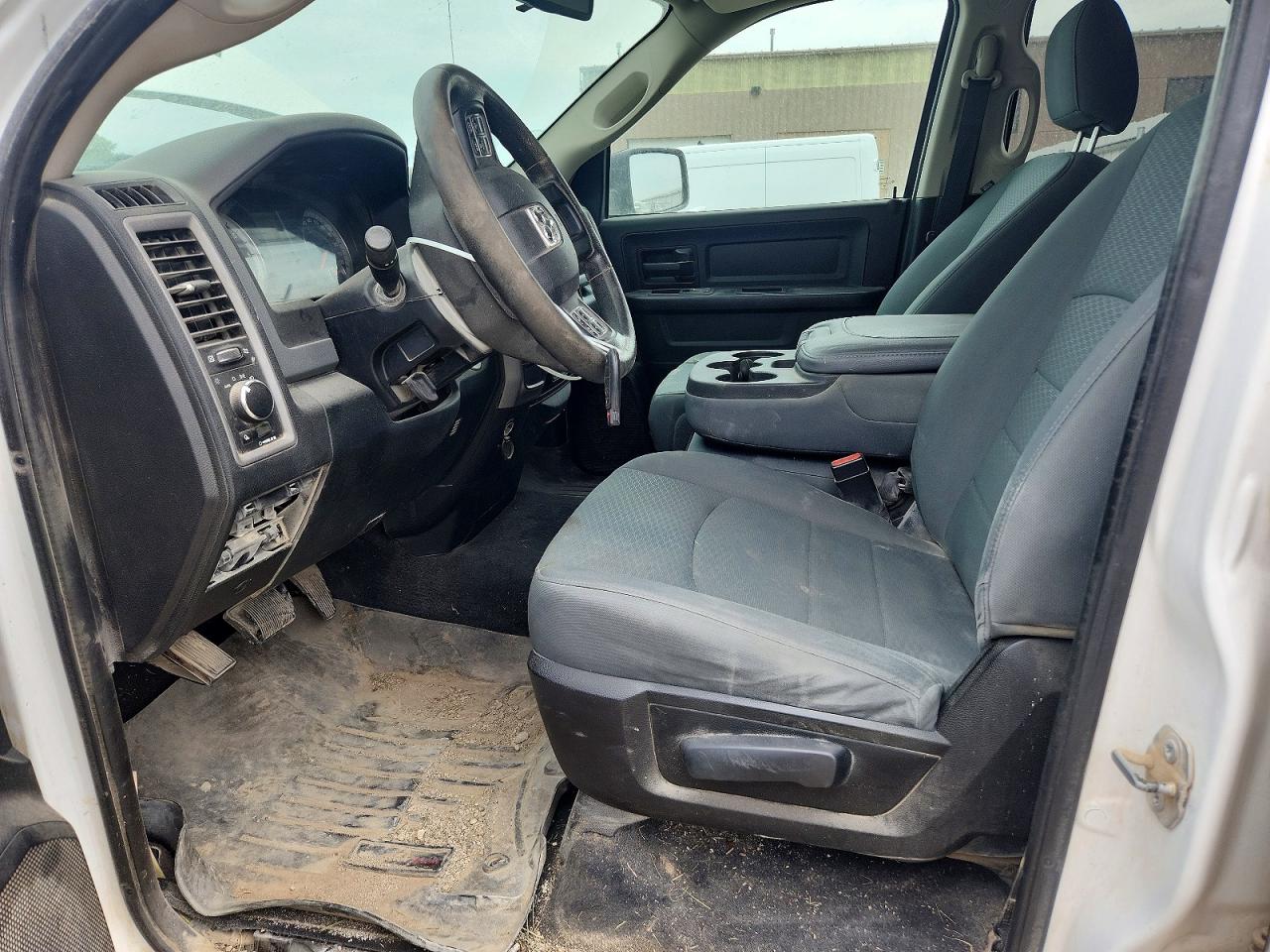 2016 RAM 1500 ST photo 13