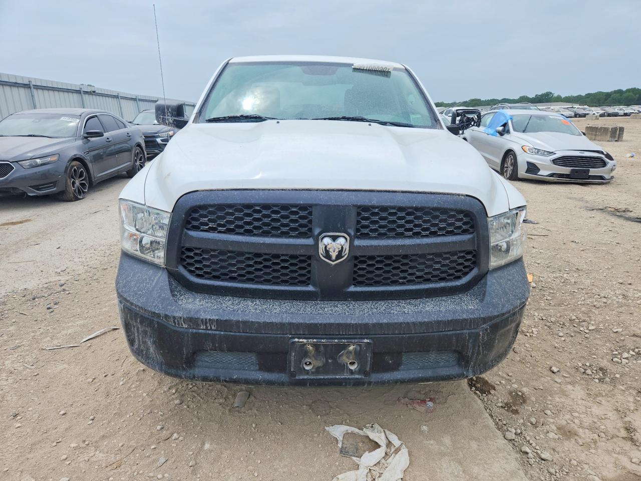 2016 RAM 1500 ST photo 9