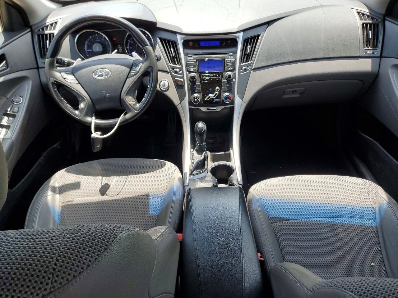 2012 HYUNDAI SONATA SE photo 8
