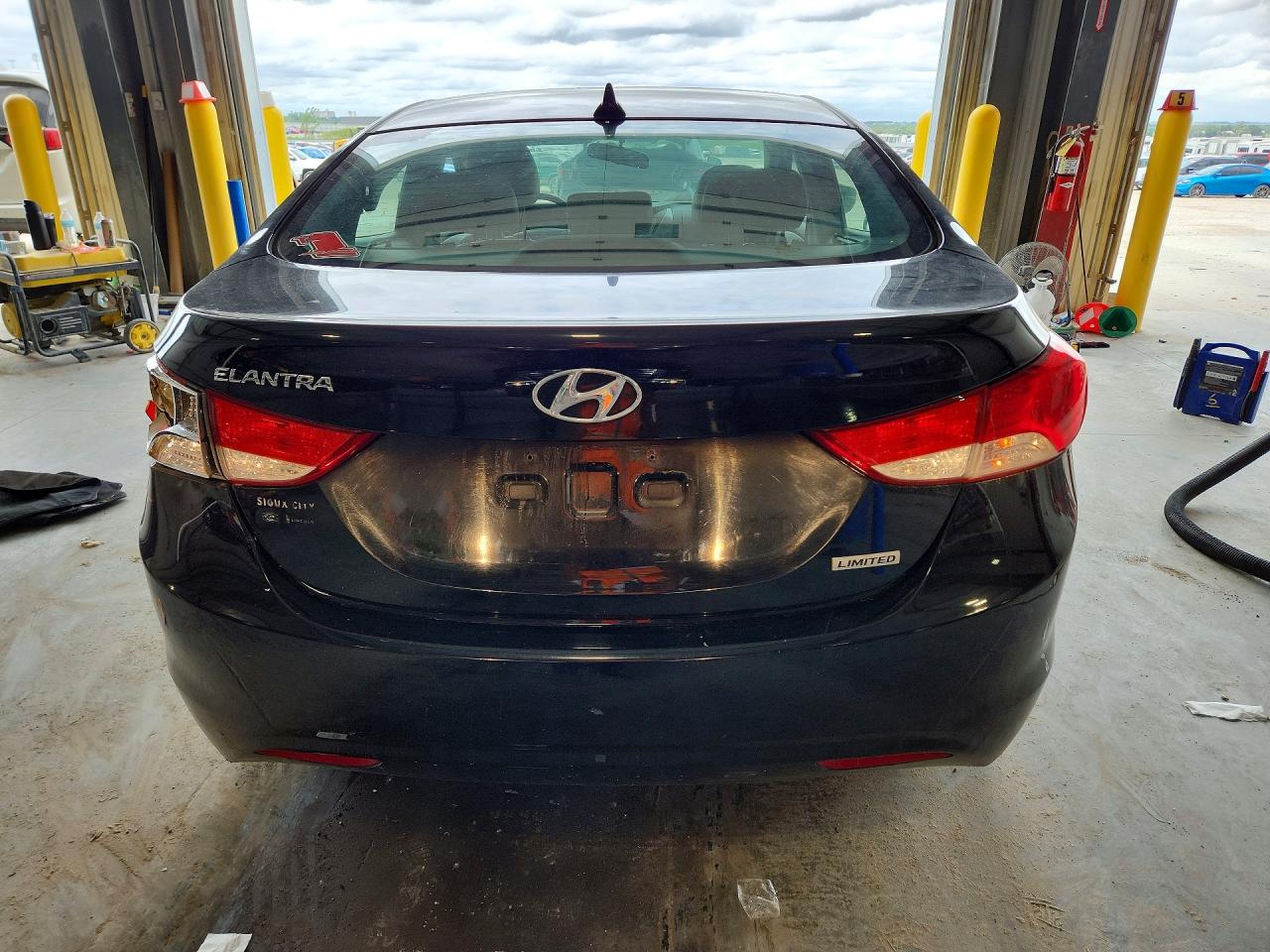 2013 HYUNDAI ELANTRA LIMITED photo 11